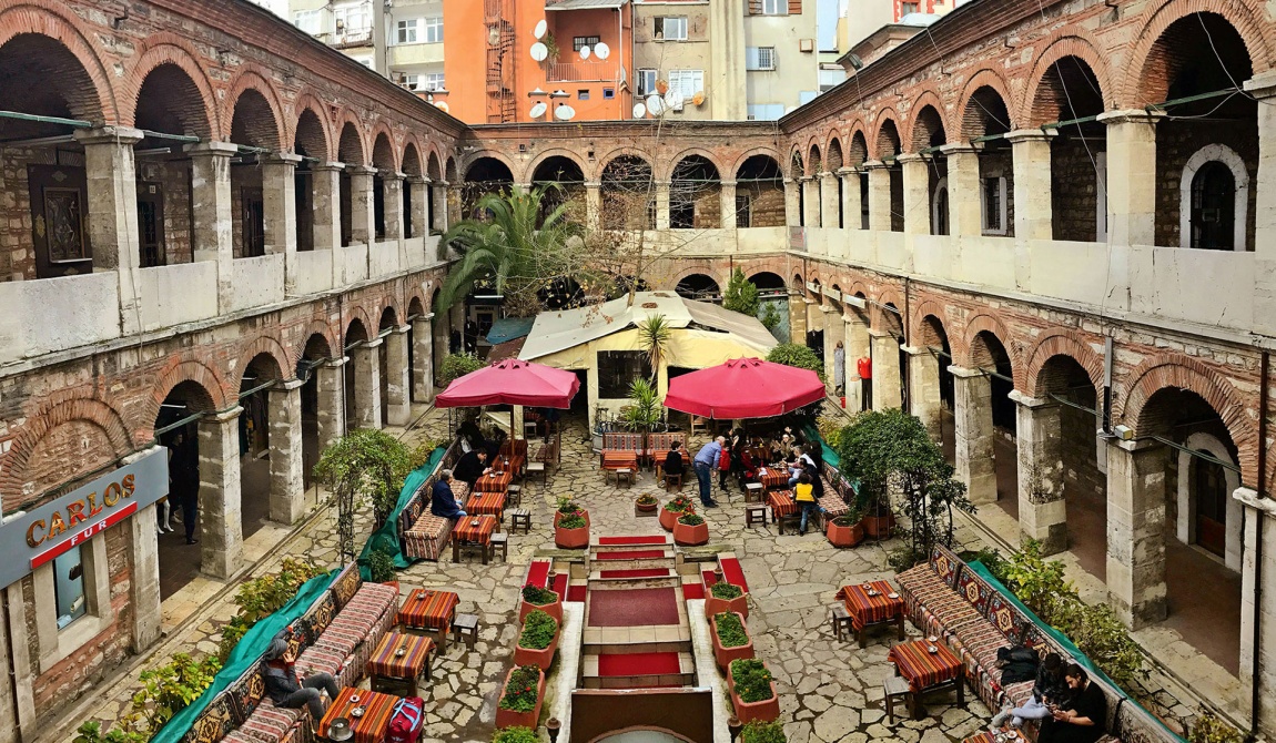 Famous Structures In Istanbul: Laleli Tashan – Historical Old Bazaar