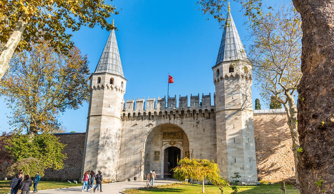 Discover the Mysterious World of Topkapi Palace